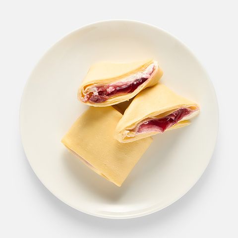 Изображение товара Конвертики Creative Kitchen, с крем-чизом и вишней, 140 г