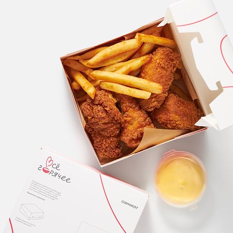 Изображение товара Крылья, острые, с картофелем фри и сырным соусом, 385 г