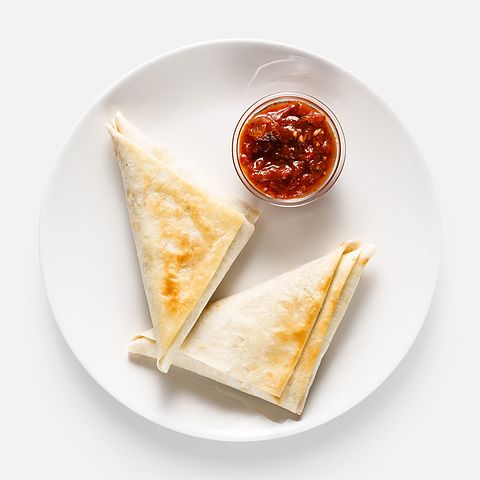 Изображение товара Конвертики Creative Kitchen, с сыром, баклажанами и творогом, с томатным соусом, 170 г