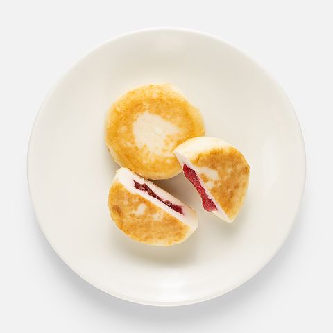 Изображение товара Сырники Creative Kitchen, с вишнёвой начинкой, 140 г